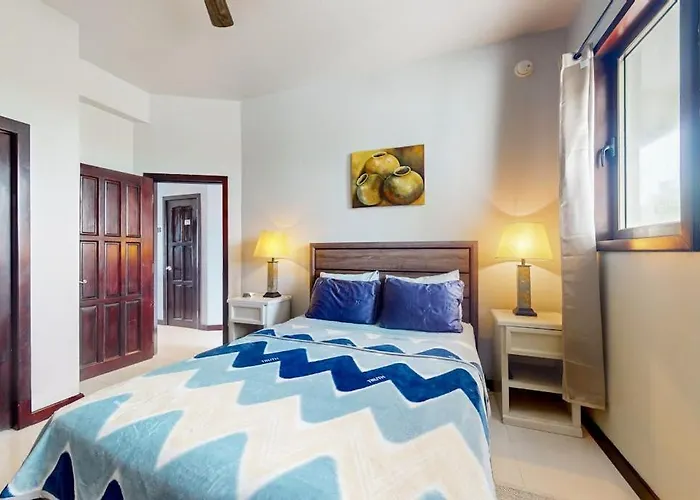 Beachfront With Balcony Sea View Partial Ac Pool Dock & Kayaks San Pedro (Ambergris Caye)