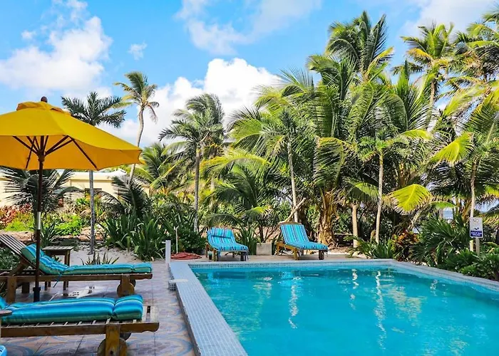 Сasa de vacaciones Beachfront With Balcony Sea View Partial Ac Pool Dock & Kayaks
