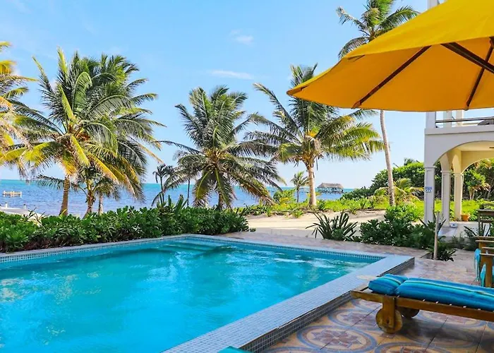 Сasa de vacaciones Beachfront With Balcony Sea View Partial Ac Pool Dock & Kayaks San Pedro (Ambergris Caye)