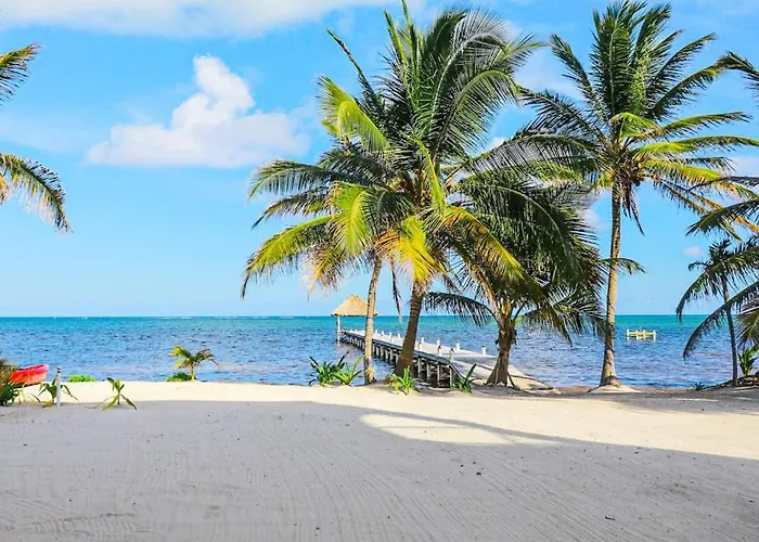 Beachfront With Balcony Sea View Partial Ac Pool Dock & Kayaks Сasa de vacaciones San Pedro (Ambergris Caye)